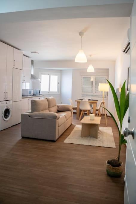 California Apartament Duenas Севилья Экстерьер фото